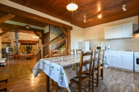 Maison de vacances - Sénezergues, Maison de vacances confortable avec jardin à Sénezergues - Photo 2