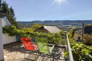 Cantal, Maison à Vic Sur Cère, Maison près des volcans d'Auvergne FR-15800-04 N°94667