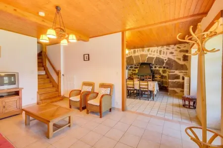 Maison près des volcans d'Auvergne, Maison de vacances spacieuse près des volcans d'Auvergne - Photo 2