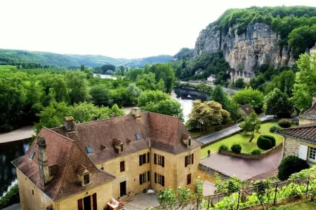 Les Deux Cabanons, Gîte pittoresque à Roziers avec terrasse - Photo 27
