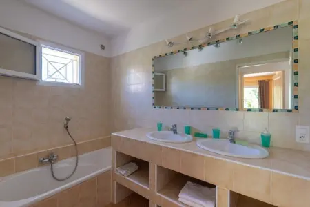 Jaune, Villa moderne avec piscine privée à Sant'Andréa-d'Orcino - Photo 25