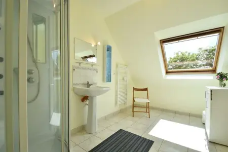 Villa des Prés, Maison de vacances de bon goût à Plouvara avec Jardin - Photo 15