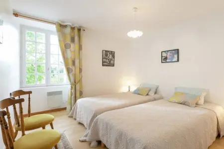 Jolie maison en pays de Rance, Maison de vacances spacieuse à Lanrelas avec jardin - Photo 15