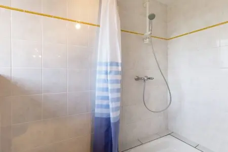 Jolie maison en pays de Rance, Maison de vacances spacieuse à Lanrelas avec jardin - Photo 17