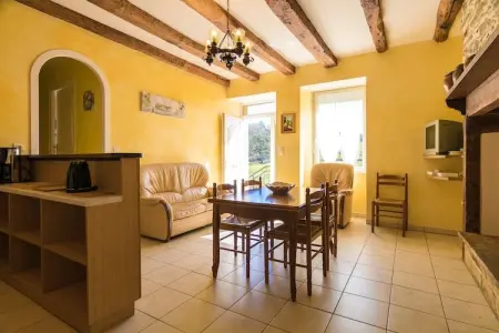 Marie-Rose, Belle maison de vacances près d'un grand lac récréatif et près de la forêt. - Photo 14