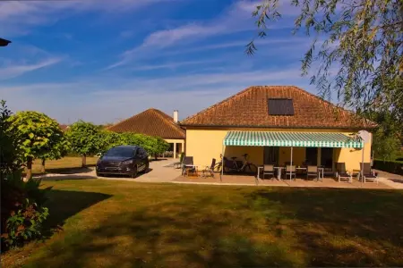 Maison Le Perrot, Maison de vacances moderne en Aquitaine avec piscine - Photo 9