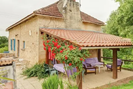 Maison de vacances Besse Le Moulinal Bas, Maison de vacances paisible à Besse avec piscine - Photo 1