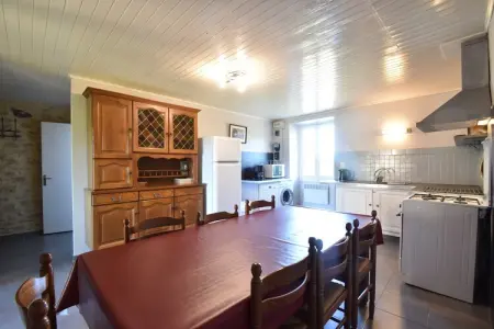 Maison de vacances Le Moulinal Haut, Maison de vacances confortable à Besse avec piscine - Photo 3