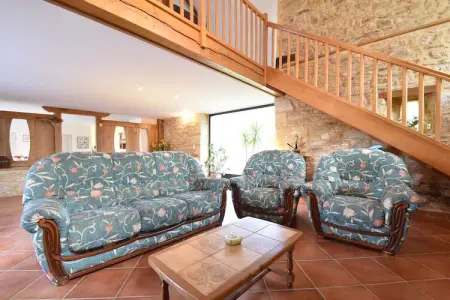 Maison de vacances - BESSE, Belle maison de vacances avec piscine à Saint-Pompont - Photo 1