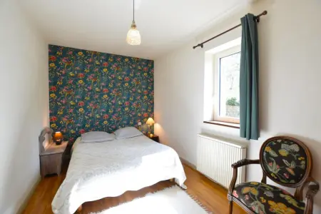 Maison au calme avec piscine, Maison de vacances traditionnelle à Loubejac avec piscine - Photo 1