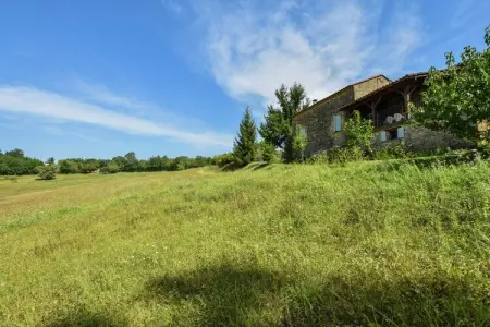 Maison au calme avec piscine, Maison de vacances traditionnelle à Loubejac avec piscine - Photo 21