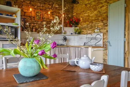 Maison au calme avec piscine, Maison de vacances traditionnelle à Loubejac avec piscine - Photo 38