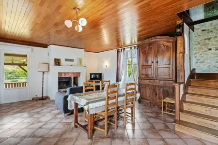 Maison fabuleuse, Maison de vacances vintage avec piscine privée à Loubejac - Photo 2