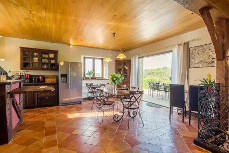 Maison de vacances Mazeyrolles 8p, Maison de vacances paisible à Mazeyrolles avec piscine - Photo 2