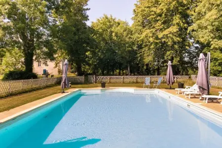 Appartement du Chateau, Château du patrimoine à Chaleix avec piscine partagée - Photo 4