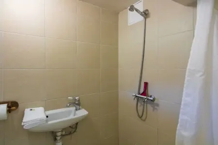 Appartement du Chateau, Château du patrimoine à Chaleix avec piscine partagée - Photo 11