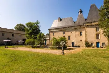 Gite à Chalais,Le Grand Gite du Chateau FR-24800-10 N°462078