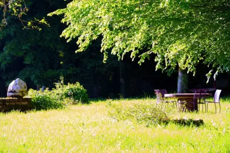 Chambre Rouge, Vieux château à Chaleix avec piscine commune - Photo 12