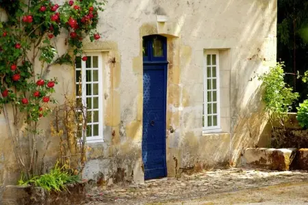 Chambre Rouge, Vieux château à Chaleix avec piscine commune - Photo 22