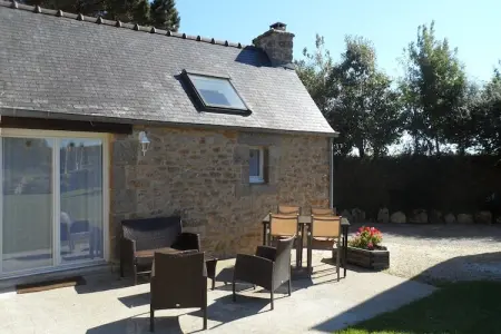 Le Trio, Gîte chic à Plouguin en France avec piscine privée - Photo 4