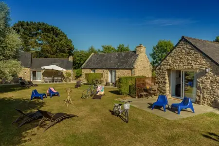 Le Trio, Gîte chic à Plouguin en France avec piscine privée - Photo 8
