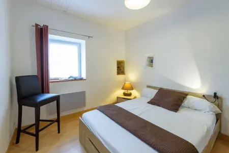 Le Trio, Gîte chic à Plouguin en France avec piscine privée - Photo 9