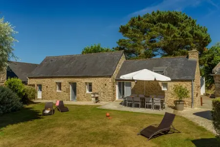 Le Trio, Gîte chic à Plouguin en France avec piscine privée - Photo 14