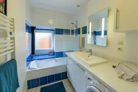 Le Trio, Gîte chic à Plouguin en France avec piscine privée - Photo 28