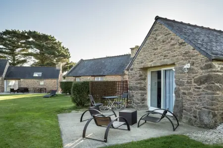 Le Trio, Gîte chic à Plouguin en France avec piscine privée - Photo 34