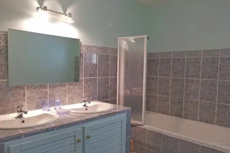 L'Oliveraie, Villa moderne avec piscine privée à Saint-Laurent-de-Carnols - Photo 18