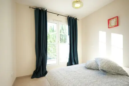 Au bord de l'eau, Villa moderne proche mer, balcon et terrasse à Aigues Mortes - Photo 13