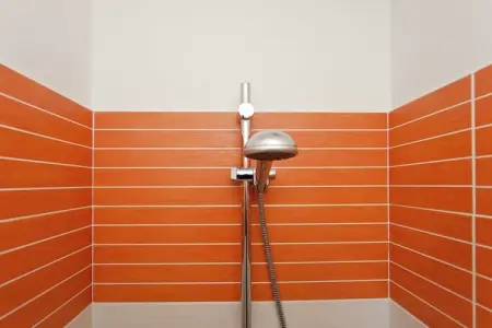 Au bord de l'eau, Villa moderne proche mer, balcon et terrasse à Aigues Mortes - Photo 21