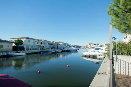 Au bord de l'eau, Villa moderne proche mer, balcon et terrasse à Aigues Mortes - Photo 22