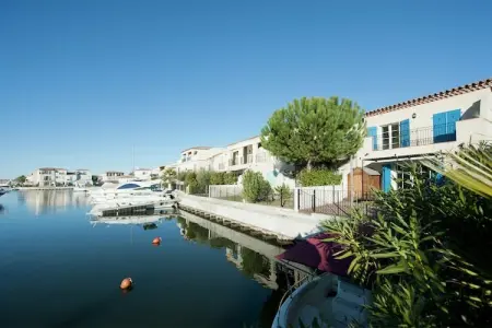 Au bord de l'eau, Villa moderne proche mer, balcon et terrasse à Aigues Mortes - Photo 23
