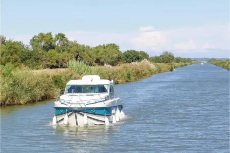 Au bord de l'eau, Villa moderne proche mer, balcon et terrasse à Aigues Mortes - Photo 26