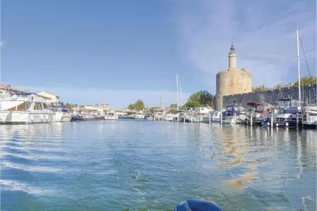 Au bord de l'eau, Villa moderne proche mer, balcon et terrasse à Aigues Mortes - Photo 29