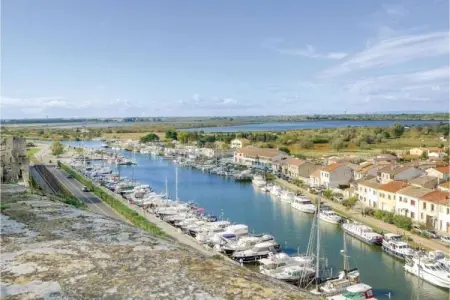 Au bord de l'eau, Villa moderne proche mer, balcon et terrasse à Aigues Mortes - Photo 32