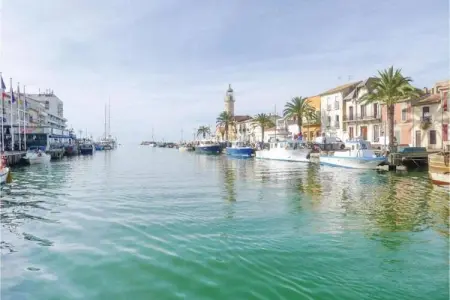 Au bord de l'eau, Villa moderne proche mer, balcon et terrasse à Aigues Mortes - Photo 34