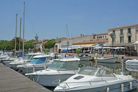 Au bord de l'eau, Villa moderne proche mer, balcon et terrasse à Aigues Mortes - Photo 35
