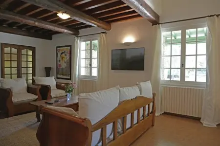 La maison des Écureuils, Paisible villa à Beaucaire au sud de la France, avec piscine - Photo 9