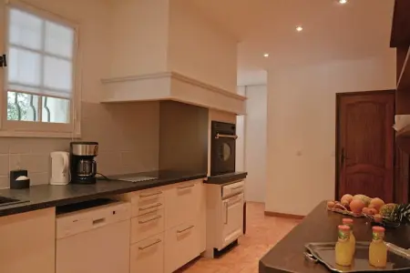 La maison des Écureuils, Paisible villa à Beaucaire au sud de la France, avec piscine - Photo 11