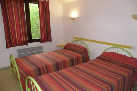 Les Chênes- SAINT-BRÈS, Villa ancienne avec piscine privée à Saint-Brès - Photo 10