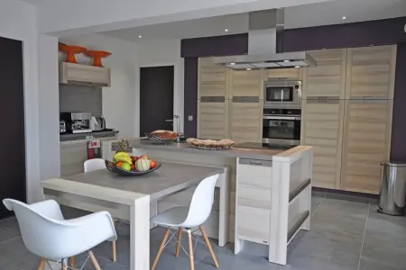 Villa 4 vents D, Eole - Villa confortable et spacieuse avec piscine, large espace terrasse a vivre et cuisine ouverte - Photo 5