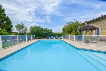 Le Pigeonnier, Beau pigeonnier rénové avec piscine, vignoble de l'Entre-deux-Mers. - Photo 1
