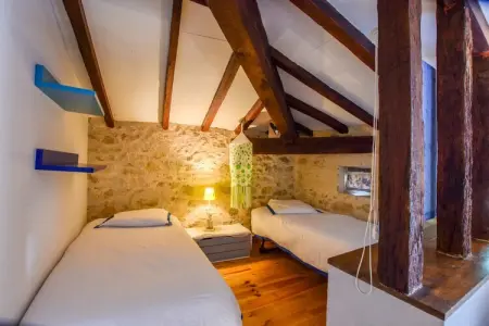 Le Passe Temps, Maison en pierre avec piscine et jacuzzi, entre-deux-mers. - Photo 13