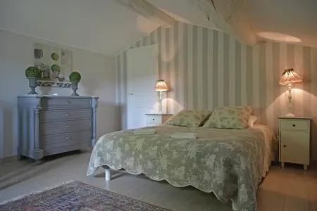 Domaine de Lavit, Villa traditionnelle avec jardin privé à Viols-en-Laval - Photo 8