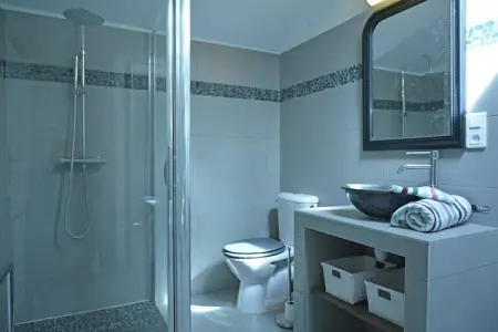 Domaine de Lavit, Villa traditionnelle avec jardin privé à Viols-en-Laval - Photo 22