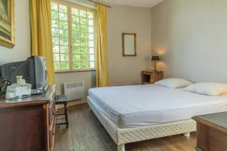 Maison de vacances Cinais, Ancienne maison de douane avec grand jardin et piscine privée. 4 km de Chinon - Photo 2