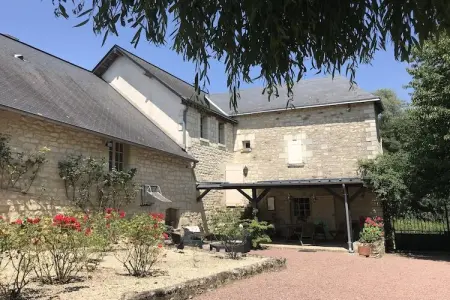 Maison de vacances Cinais, Ancienne maison de douane avec grand jardin et piscine privée. 4 km de Chinon - Photo 5