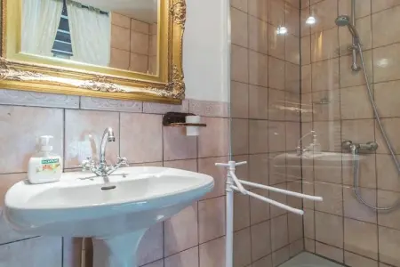 Maison de vacances Cinais, Ancienne maison de douane avec grand jardin et piscine privée. 4 km de Chinon - Photo 28